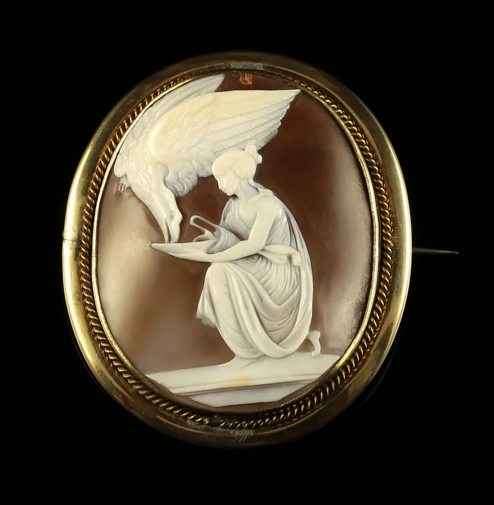 Antique Victorian Hebe Shell Cameo Brooch Gold Circa 1860