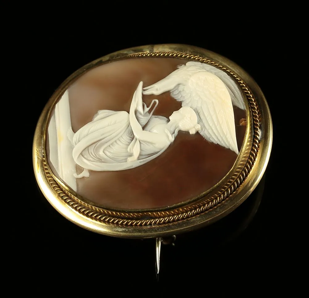Antique Victorian Hebe Shell Cameo Brooch Gold Circa 1860