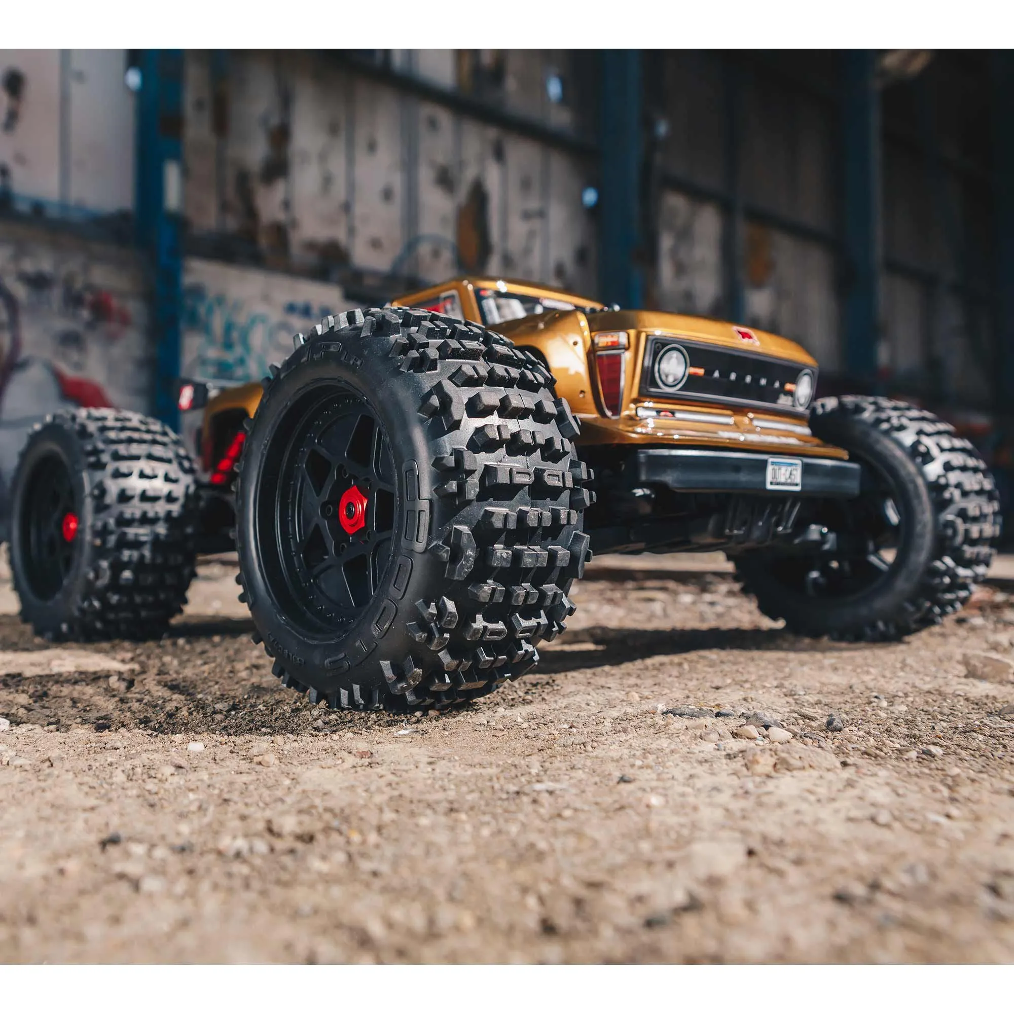 Arrma Outcast 4X4 BLX 1/10 Stunt Truck ARA4410V2