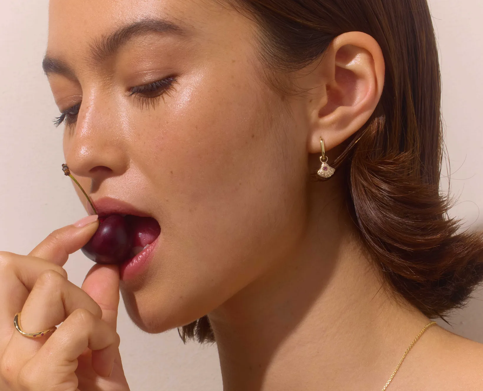 Birthstone Shell Earring | Gold