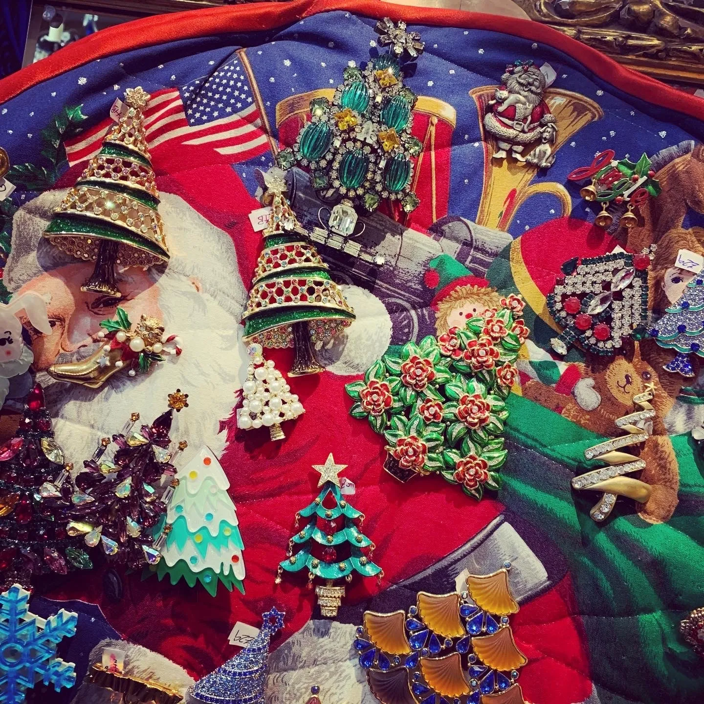 Larry Vrba Christmas Tree Brooch