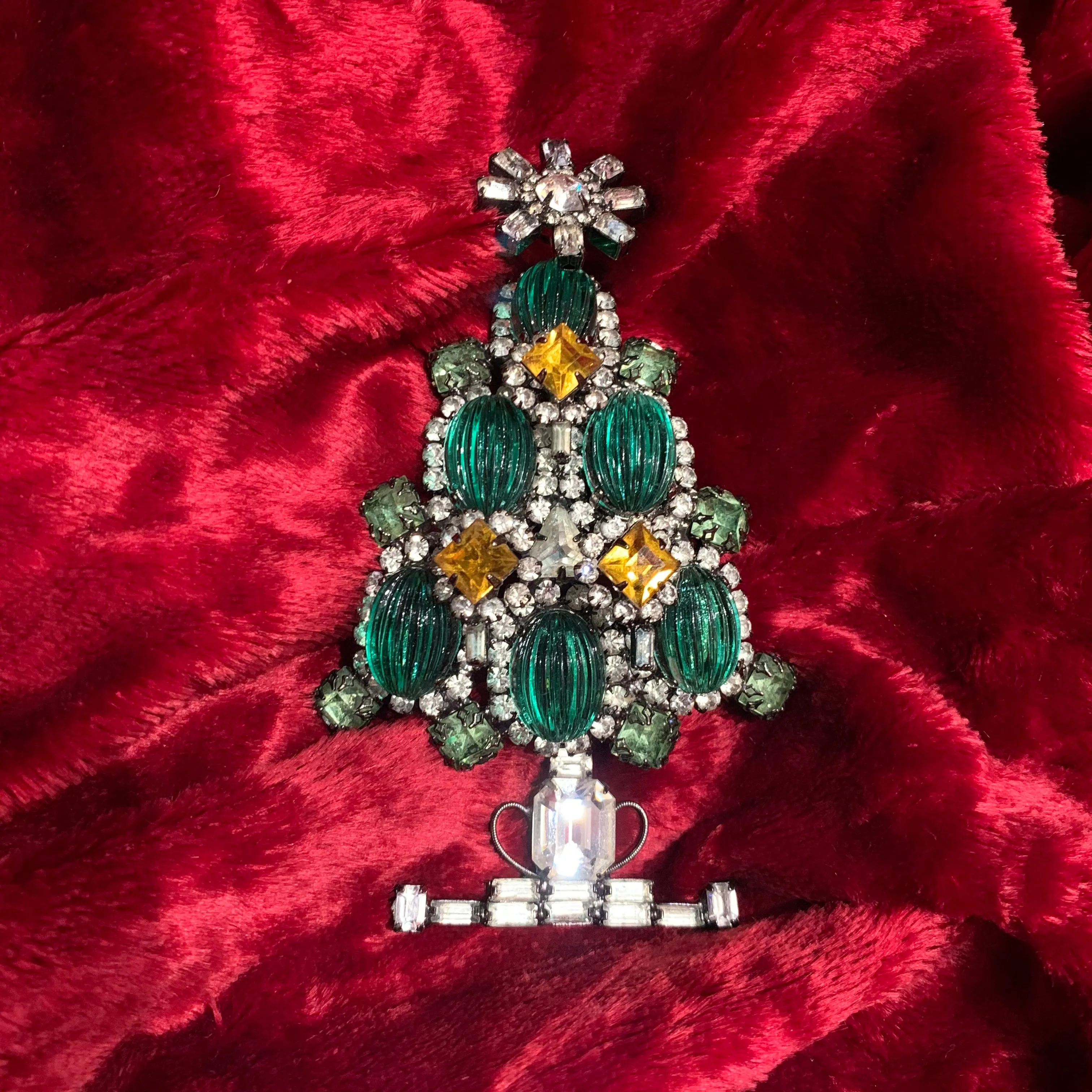 Larry Vrba Christmas Tree Brooch