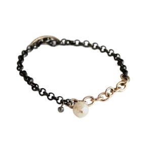 Off Set Pearl Bracelet