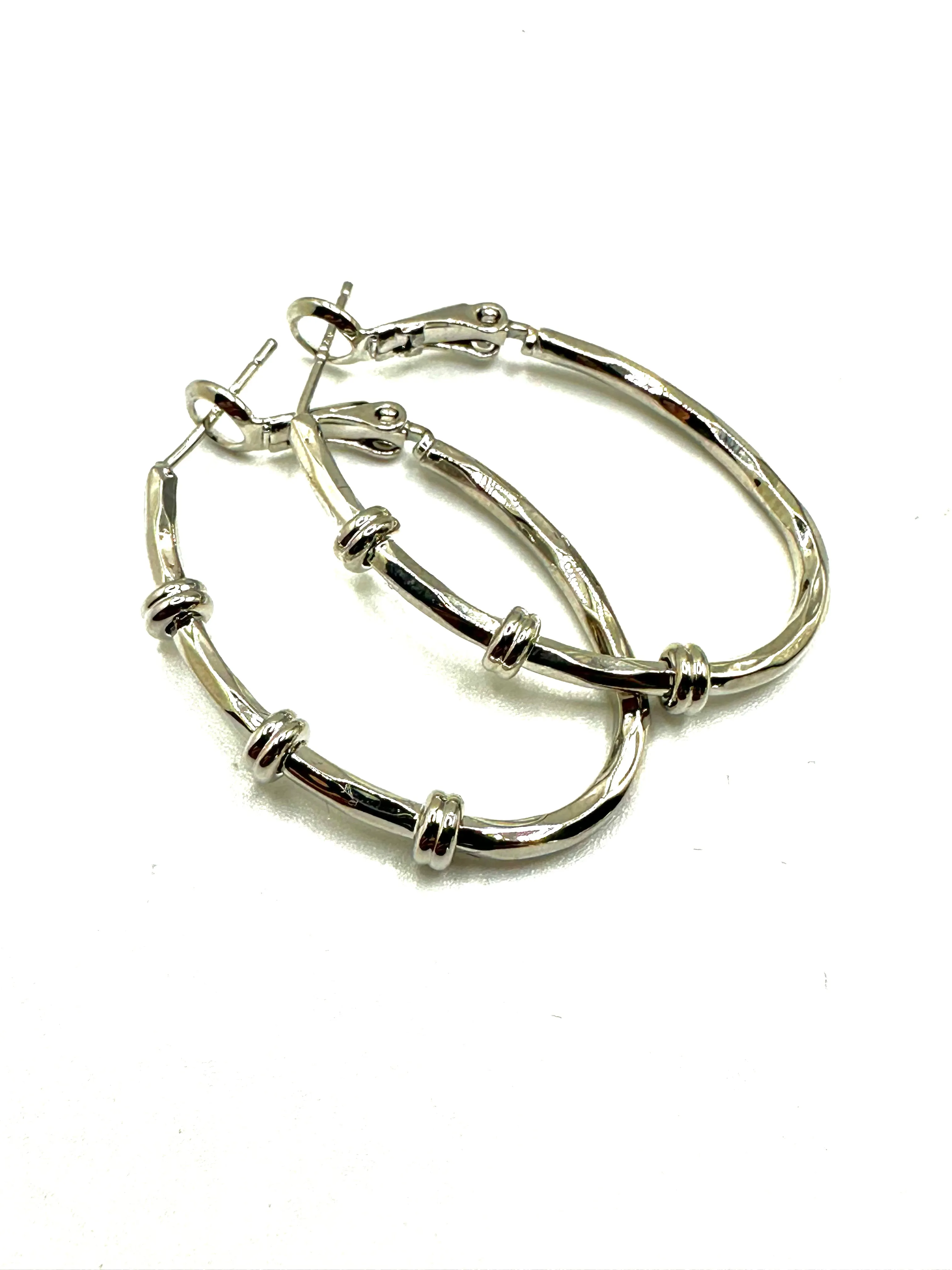 Oval Hoop Earring with Bamboo Vibe
