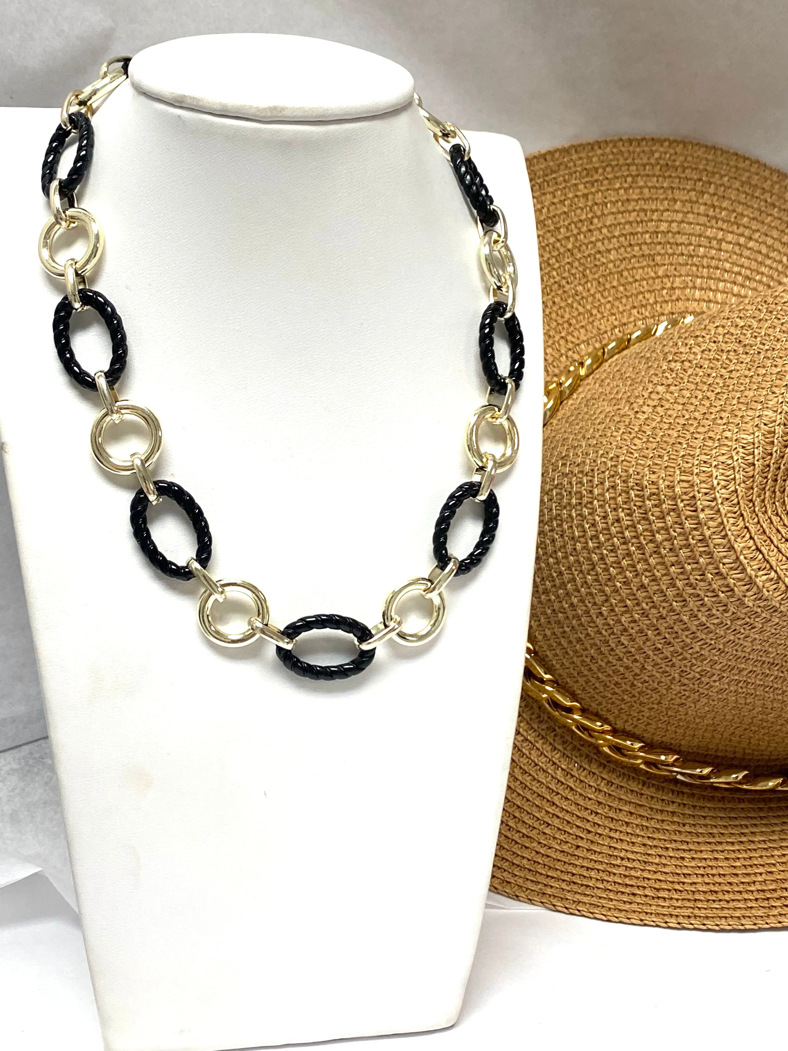 Resin Link Toggle Necklace