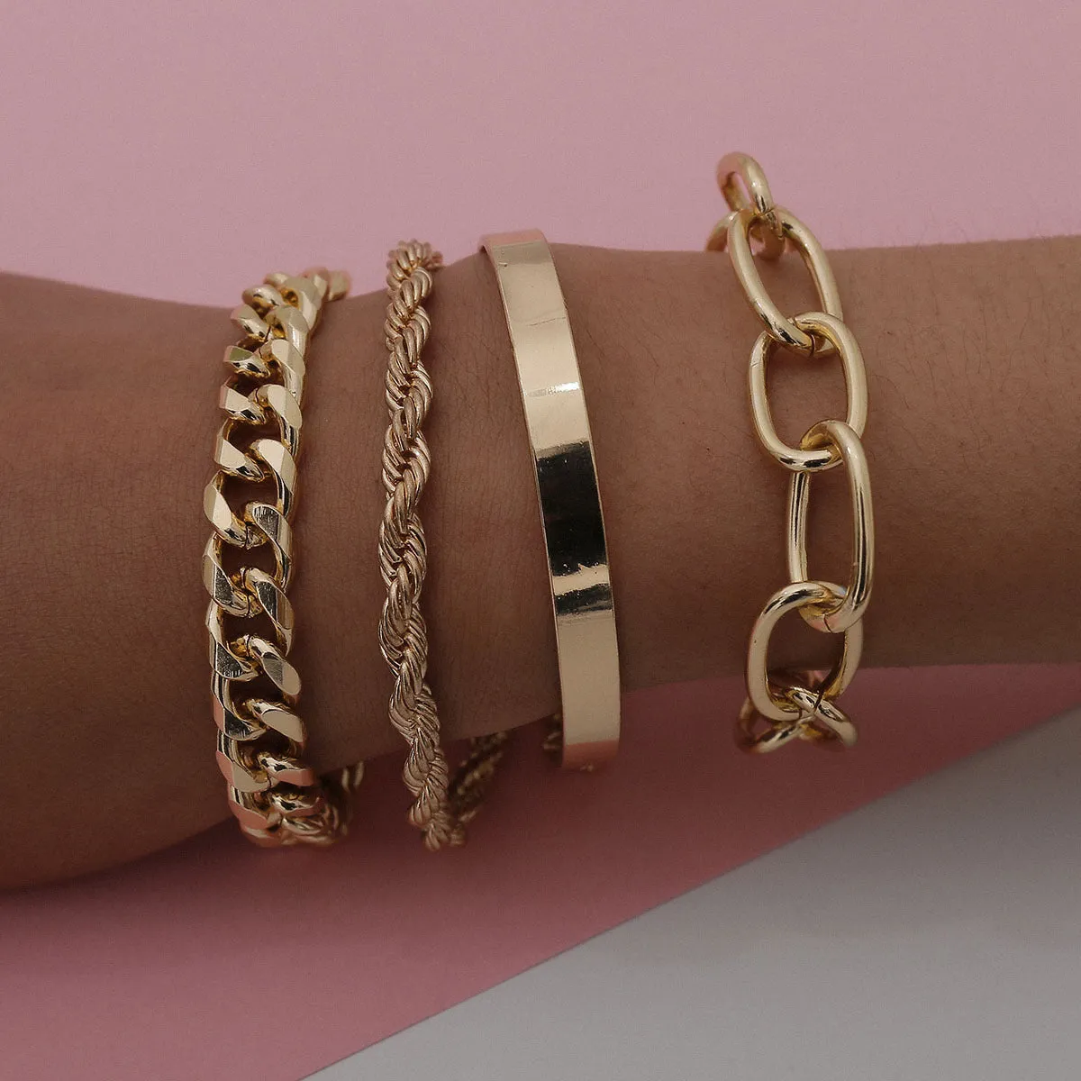 Urban Chic Vienna Verve Bracelet with Exaggerated Alloy Twist Detail